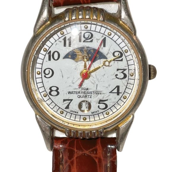 Vintage Water Resistant Quartz Watch - Picture 2 of 4